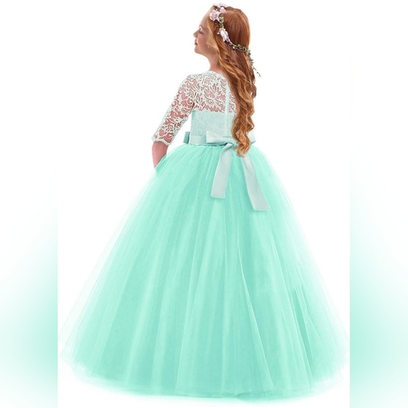 Girls Lace Gown - Picture 2 of 7